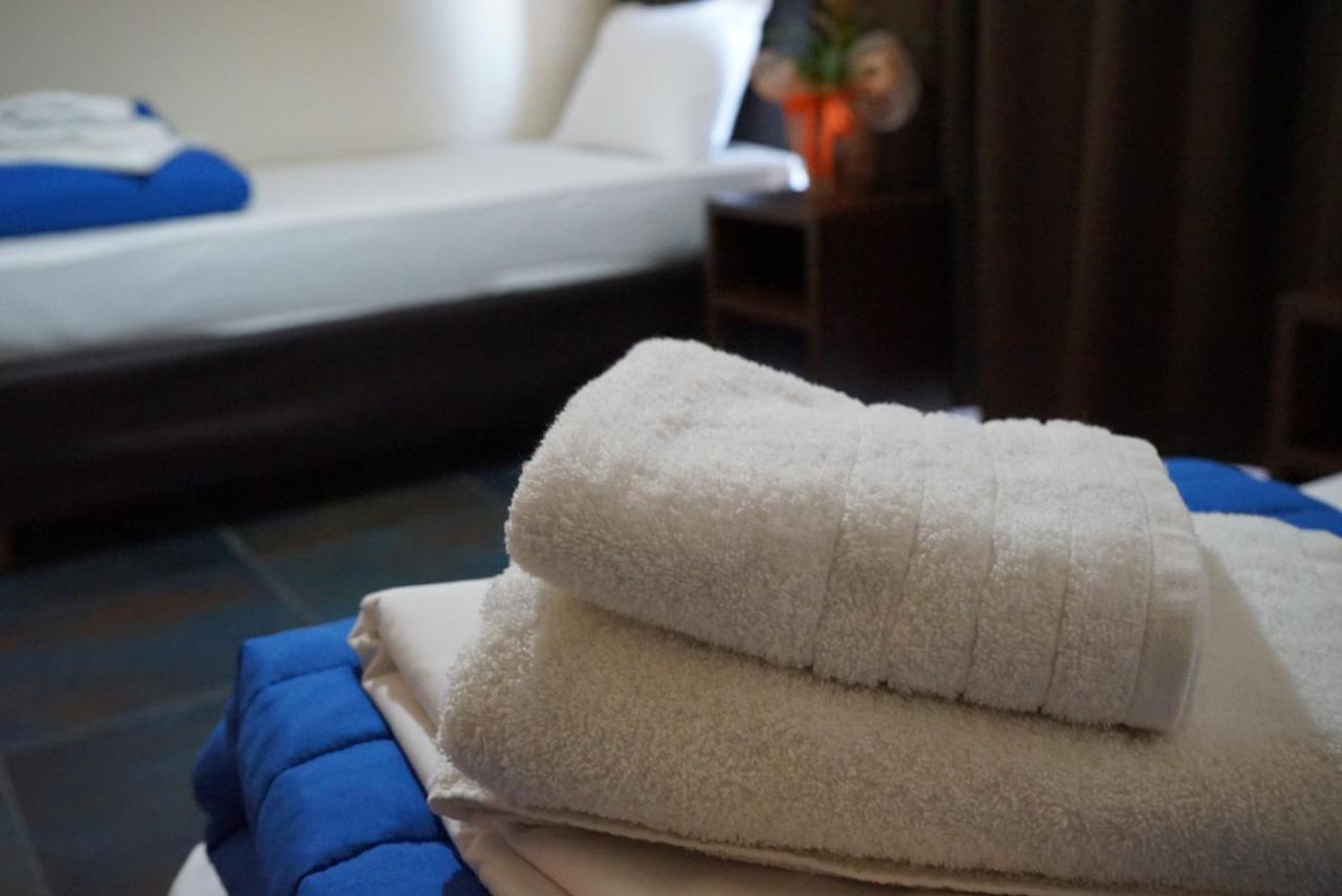 Orpheus Hotel Athena Bagian luar foto